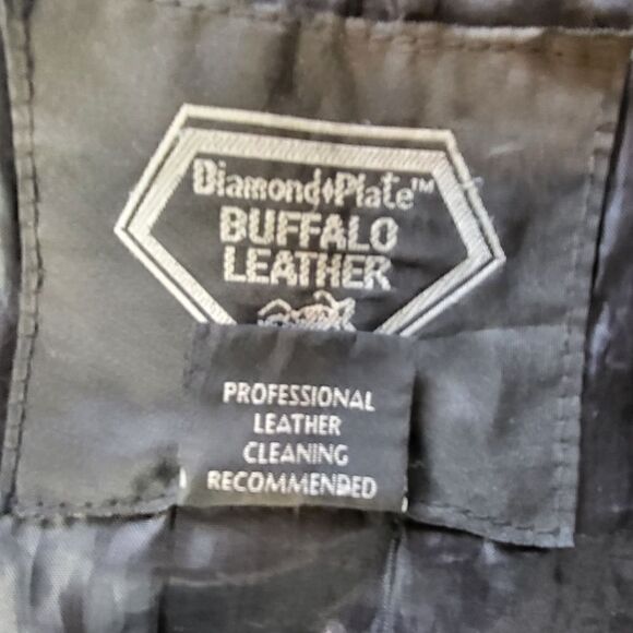 Diamond Plate Buffalo Leather Biker Vest - Picture 3 of 13